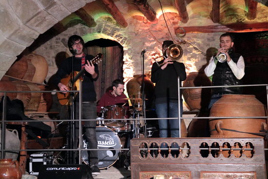 The  La Terrasseta de Preixens band playing a song composed specifically for the inauguration of Cervera as Catalan Culture Capital 2019 on January 10 (by Salvador Miret)